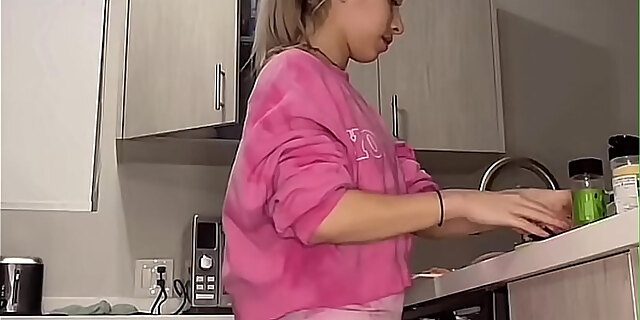 ass,leggings,licking,model,pretty,shorts,spy
